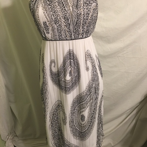 Dress - Picture 4 of 5